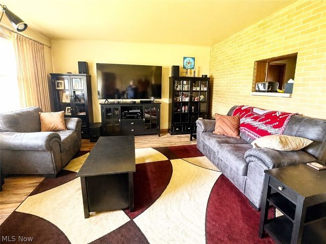 3262 Royalton Road, North Royalton, OH 44133