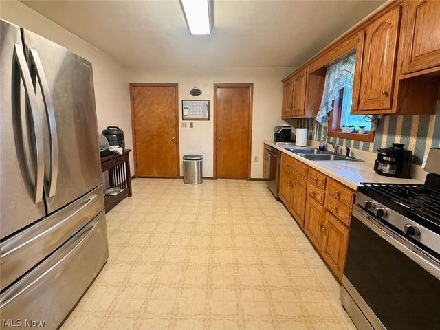 3262 Royalton Road, North Royalton, OH 44133