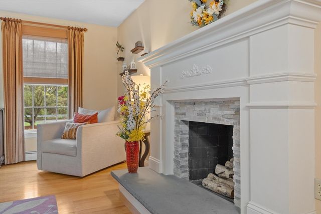 29 Rinnock Rd, Fitchburg, MA 01420