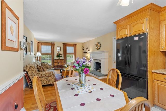 29 Rinnock Rd, Fitchburg, MA 01420