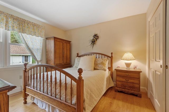 29 Rinnock Rd, Fitchburg, MA 01420