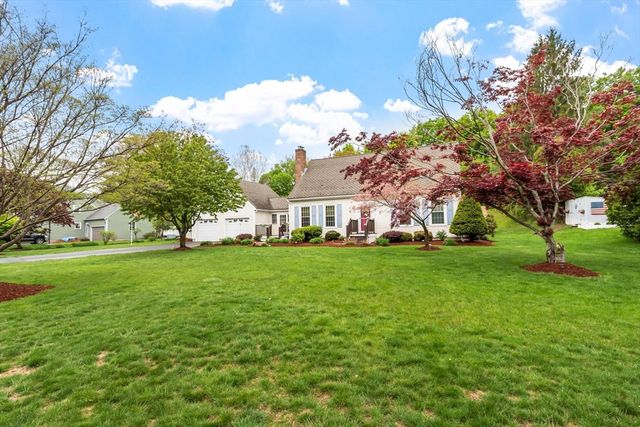 29 Rinnock Rd, Fitchburg, MA 01420