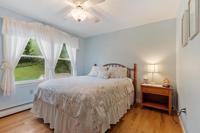 29 Rinnock Rd, Fitchburg, MA 01420