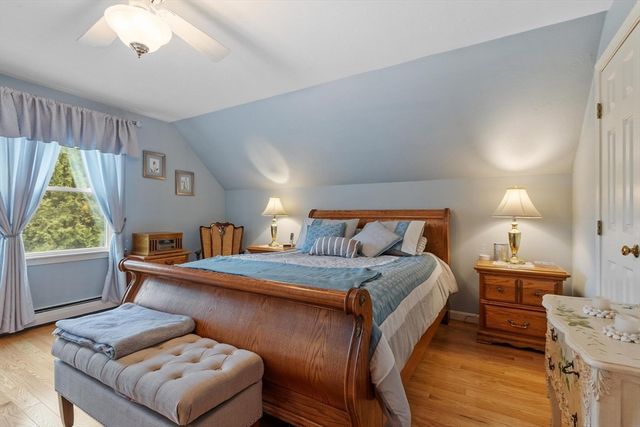 29 Rinnock Rd, Fitchburg, MA 01420