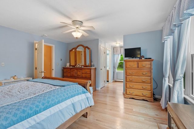 29 Rinnock Rd, Fitchburg, MA 01420