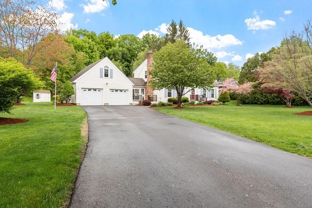 29 Rinnock Rd, Fitchburg, MA 01420