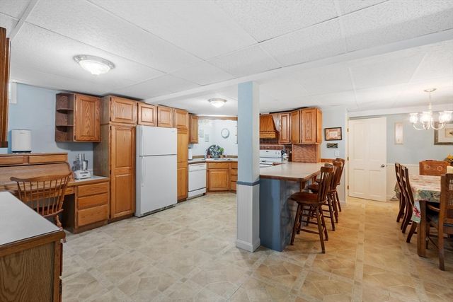 29 Rinnock Rd, Fitchburg, MA 01420