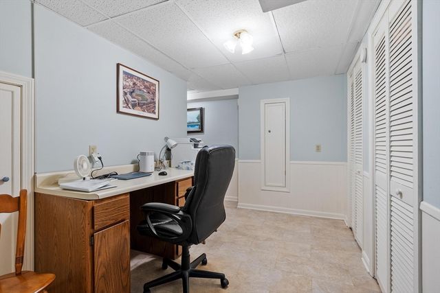 29 Rinnock Rd, Fitchburg, MA 01420