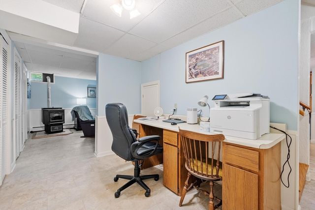 29 Rinnock Rd, Fitchburg, MA 01420