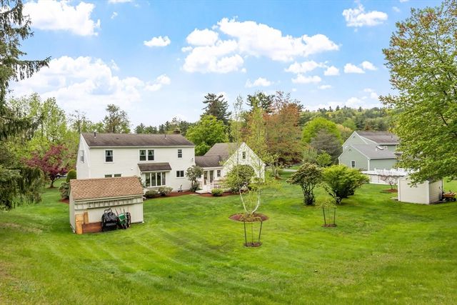 29 Rinnock Rd, Fitchburg, MA 01420