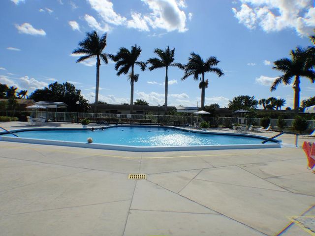 2527 W Emory Drive G, West Palm Beach, FL 33415