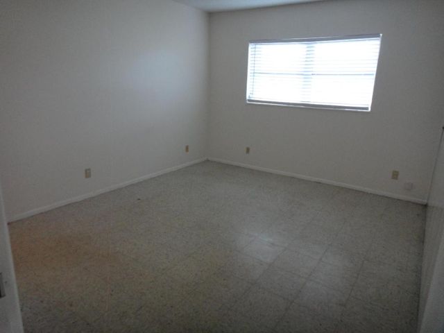 2527 W Emory Drive G, West Palm Beach, FL 33415