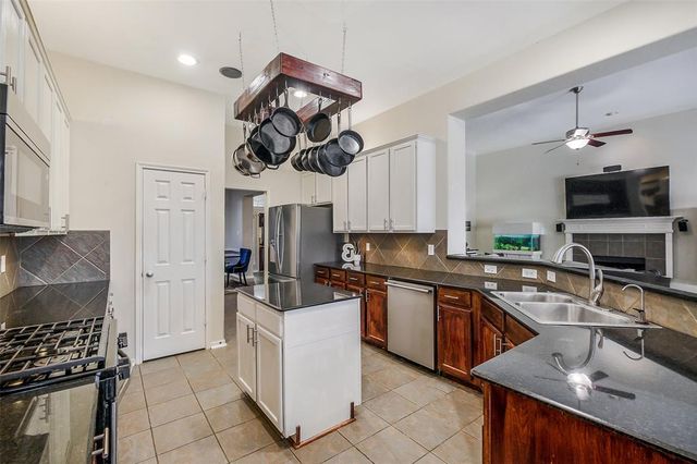 414 Willow Pointe Drive, League City, TX 77573