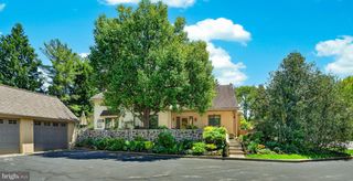 14 SUGAR KNOLL DR, Devon, PA 19333