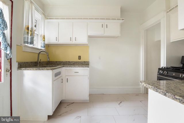 1055 LOUISE AVE, Lancaster, PA 17601