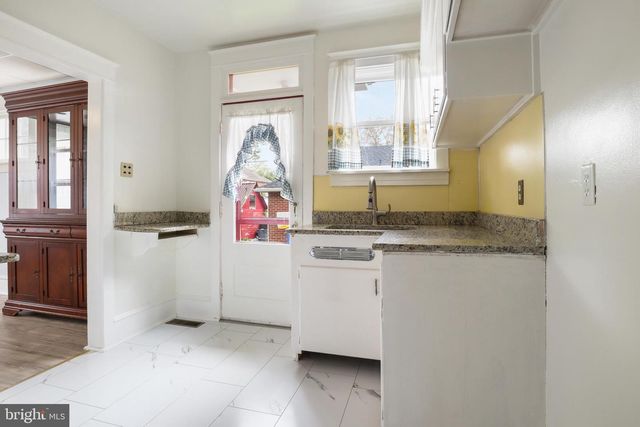 1055 LOUISE AVE, Lancaster, PA 17601