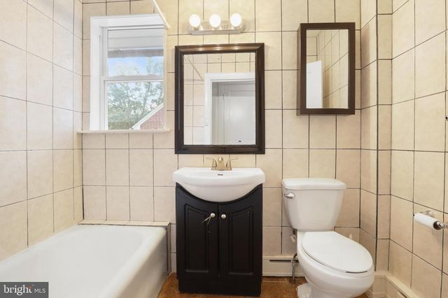 1055 LOUISE AVE, Lancaster, PA 17601