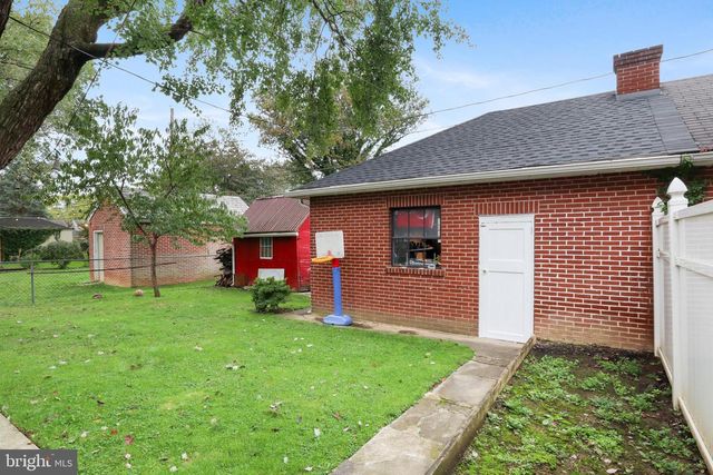 1055 LOUISE AVE, Lancaster, PA 17601