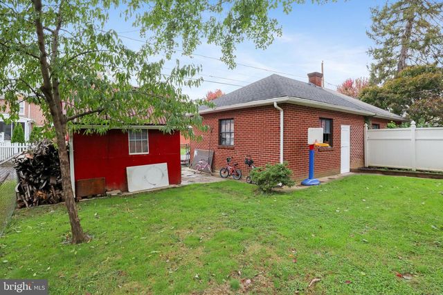1055 LOUISE AVE, Lancaster, PA 17601