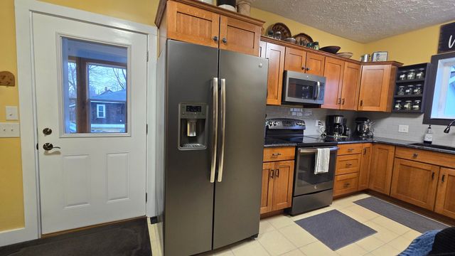 426 S Webster Street, Bellevue Village, MI 49021