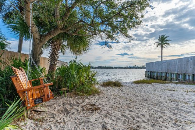 112 NE Walton Drive, Fort Walton Beach, FL 32548