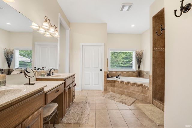 4906 N 100 W, Uniondale, IN 46791