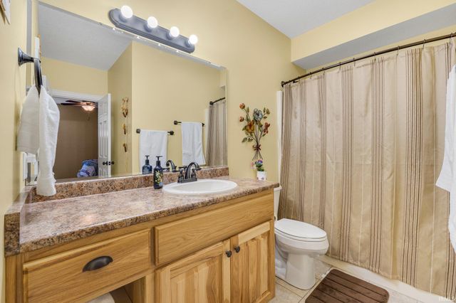 4906 N 100 W, Uniondale, IN 46791