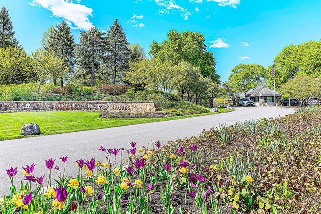 744 OLD BARN Road A, Lake Barrington, IL 60010