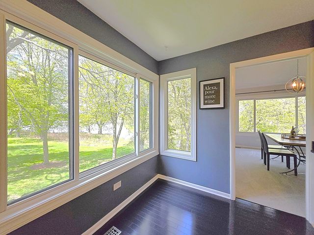 744 OLD BARN Road A, Lake Barrington, IL 60010