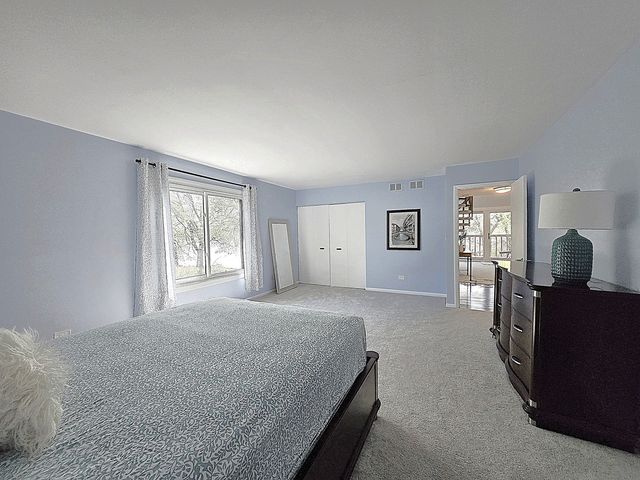744 OLD BARN Road A, Lake Barrington, IL 60010