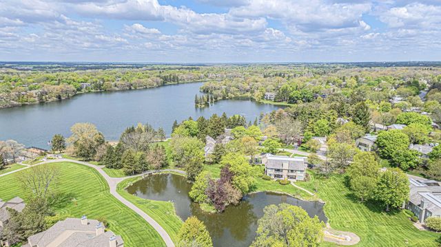 744 OLD BARN Road A, Lake Barrington, IL 60010