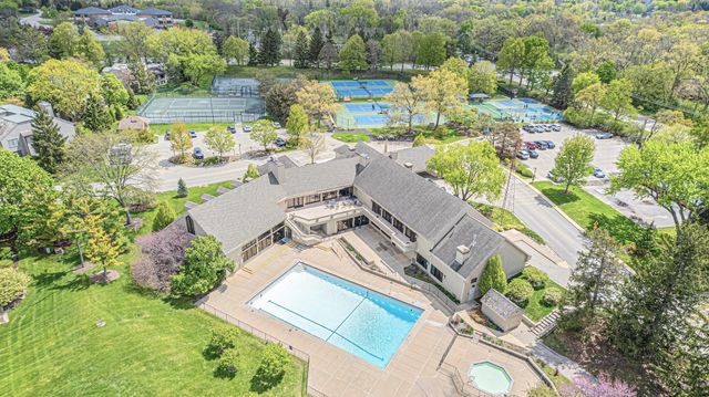 744 OLD BARN Road A, Lake Barrington, IL 60010