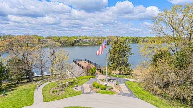744 OLD BARN Road A, Lake Barrington, IL 60010