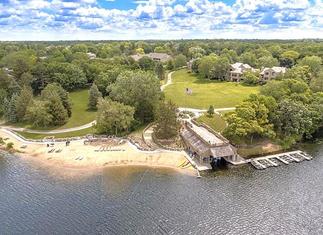 744 OLD BARN Road A, Lake Barrington, IL 60010