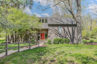 744 OLD BARN Road A, Lake Barrington, IL 60010