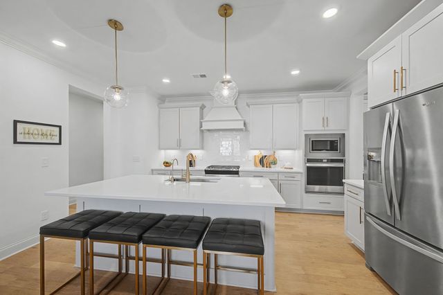 7208 Adenborough Dr, Fairview, TN 37062