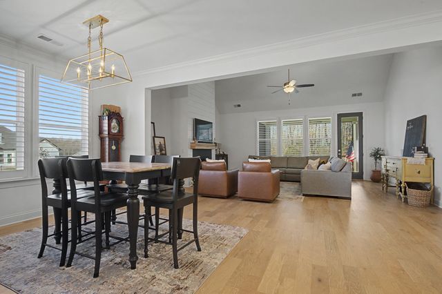 7208 Adenborough Dr, Fairview, TN 37062