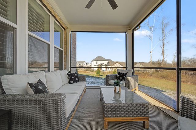 7208 Adenborough Dr, Fairview, TN 37062