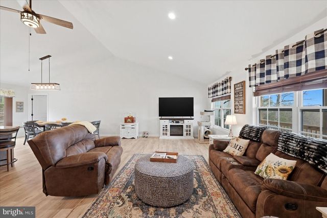 379 JURA DR, Hedgesville, WV 25427
