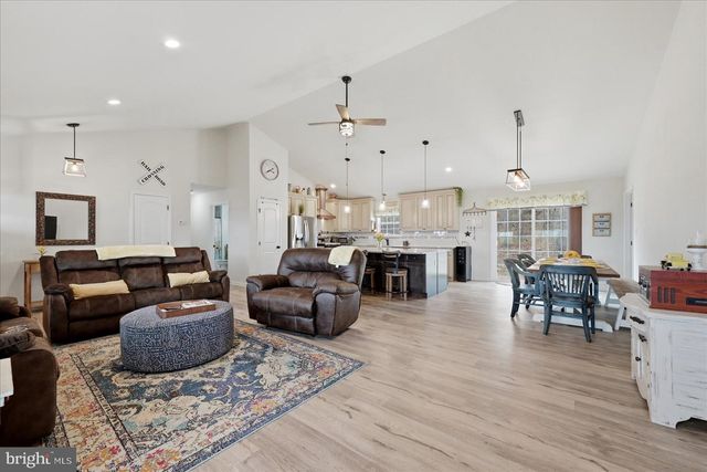 379 JURA DR, Hedgesville, WV 25427