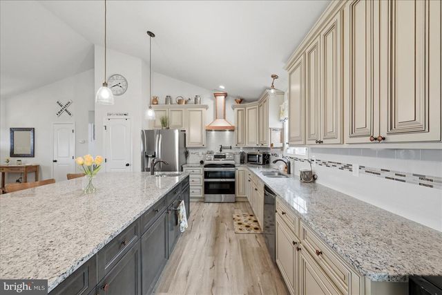 379 JURA DR, Hedgesville, WV 25427