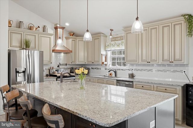 379 JURA DR, Hedgesville, WV 25427