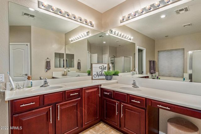 6551 S Four Peaks Place, Chandler, AZ 85249