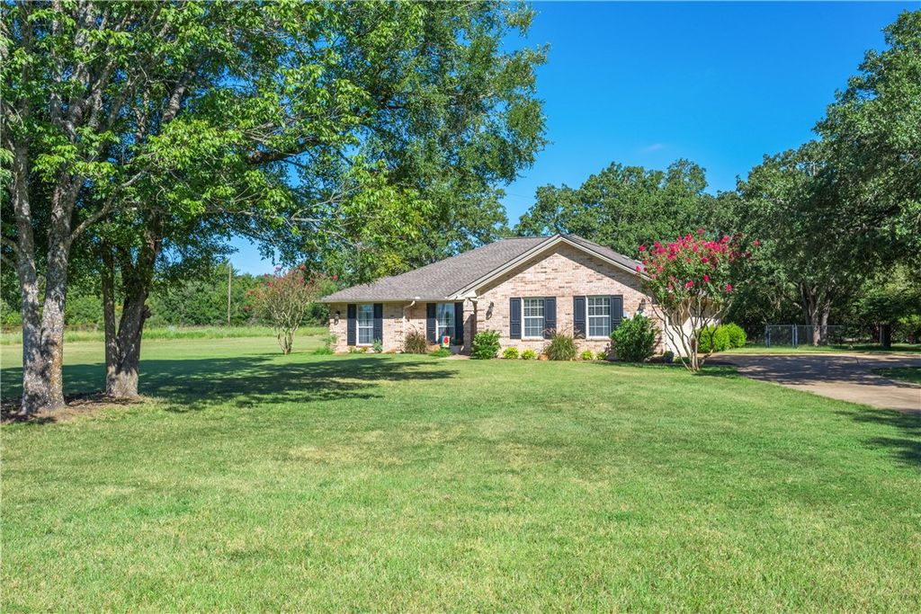 1811 Harris Drive, College Station, TX 77845 — photo 2
