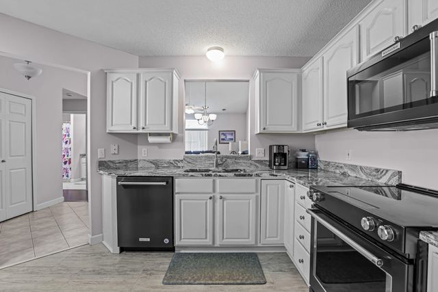 9300 Prairieview Trail N, Champlin, MN 55316