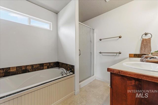 1927 S Sandcrest Drive, Nampa, ID 83686