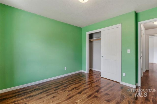 1927 S Sandcrest Drive, Nampa, ID 83686