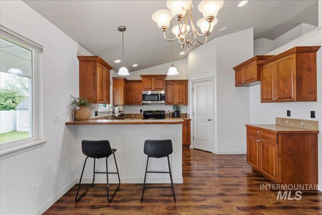 1927 S Sandcrest Drive, Nampa, ID 83686