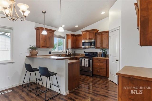 1927 S Sandcrest Drive, Nampa, ID 83686