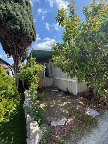 320 N Park Vista SPC 81 81, Anaheim, CA 92806